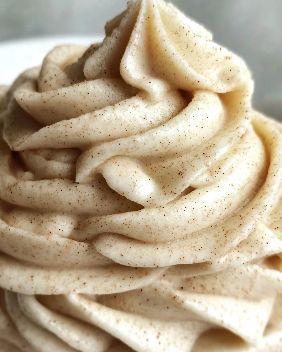 Deliciously Easy Apple Buttercream Icing for Home Baking